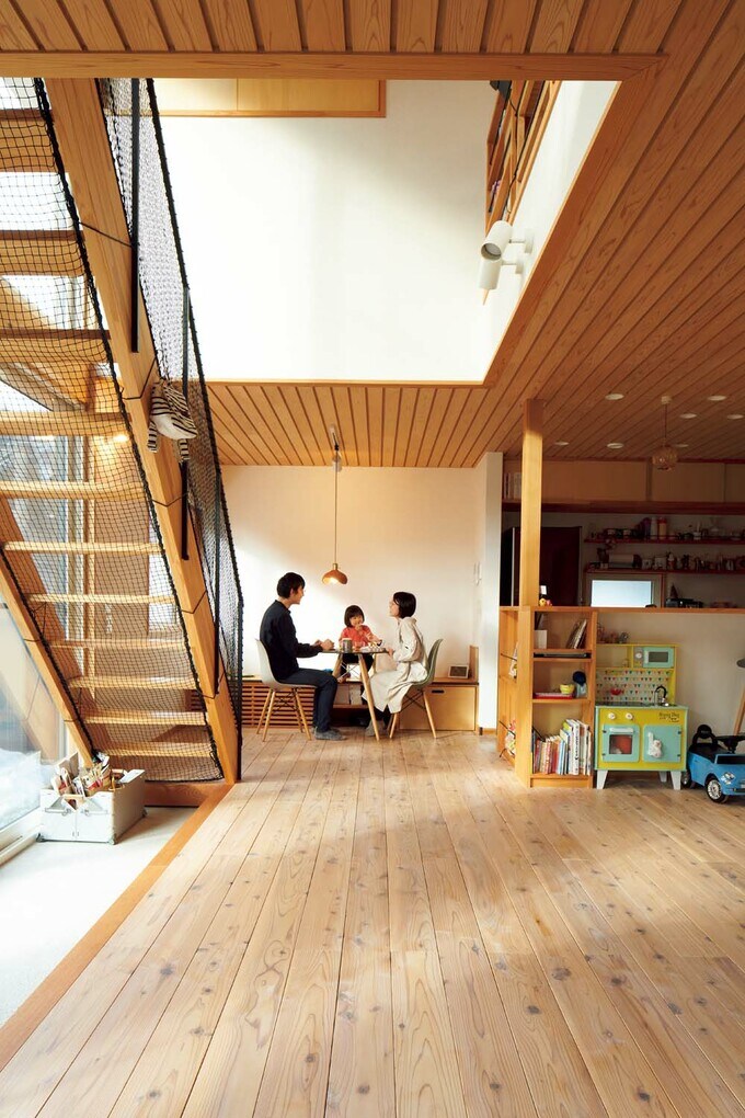 内装は秋田杉の白太「純白美人」