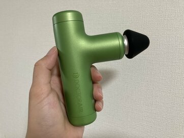 スマホ首や肩コリにも。もう手放せない気持ちよさの超軽量ボディケアアイテム