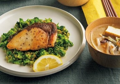 笠原将弘さんの「ブロッコリー」を使ったレシピ。切り身のブリで手軽に主役級おかずが完成