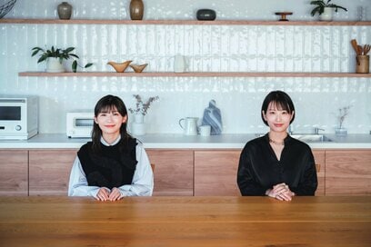 長谷川あかりさんと伊藤沙莉さん。今もつながる当時の「縁」