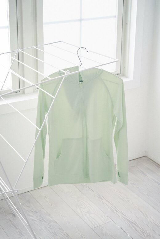 水着を部屋干ししている様子