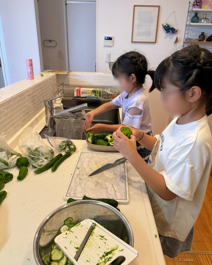 子どもたちで料理