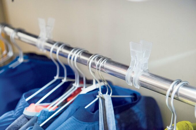 ハンガーと洗濯バサミ