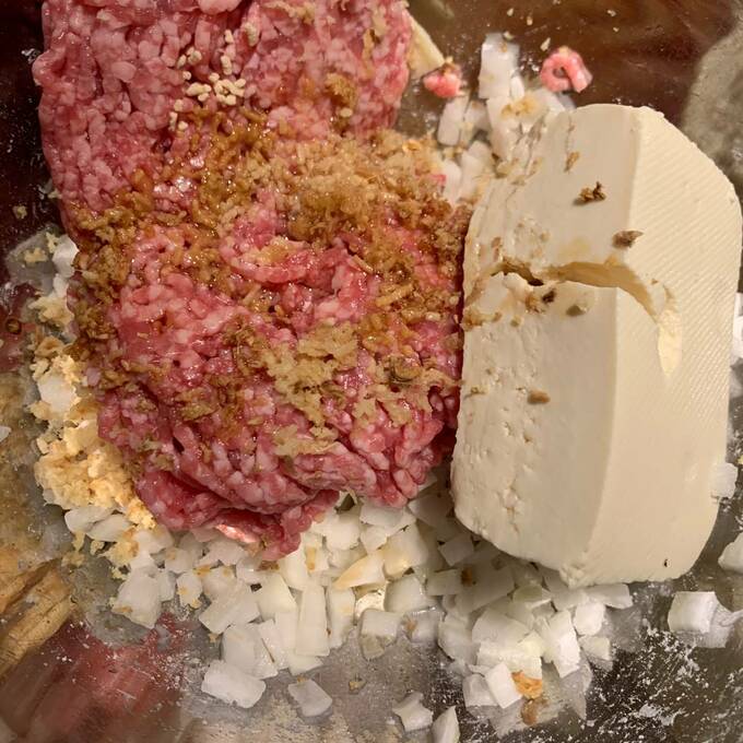 材料をあわせる様子