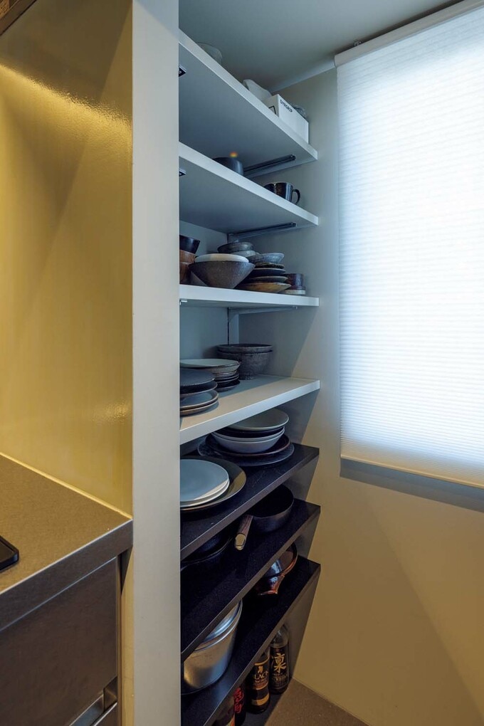 オープンな食器棚