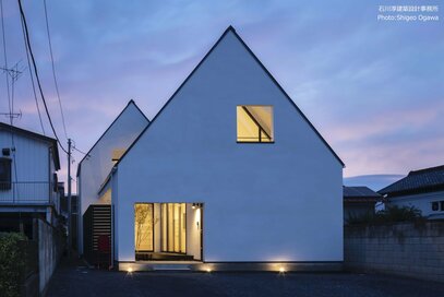 まるで絵本、アイコンみたいな形の家をつくり続ける建築家の20年