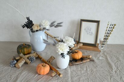 カボチャも白く塗って！モノトーンが新鮮な大人ハロウィーンの飾り方