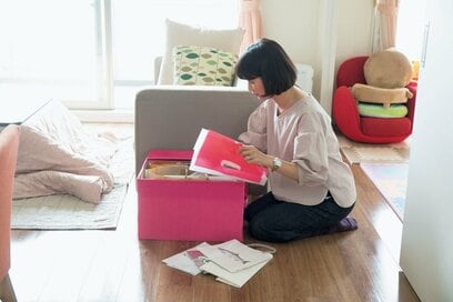 紙袋や古いスマホ…思いきって捨てたら家事も心もラクに