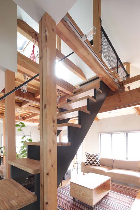 ロフトへの階段