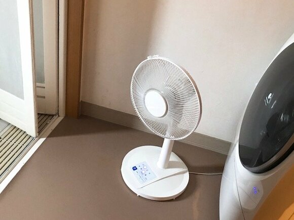 扇風機は分解して汚れを落とす