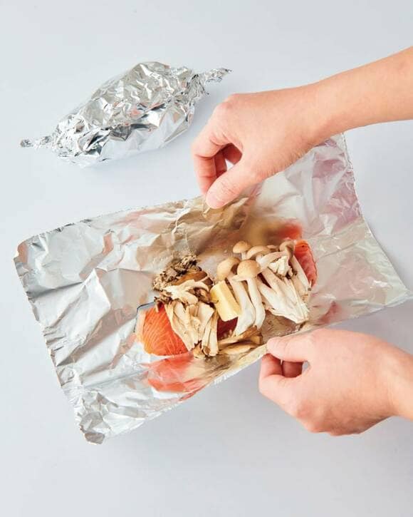 ホイルに鮭キノコ