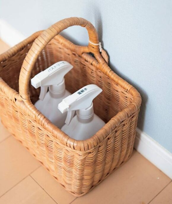 カゴにスプレー