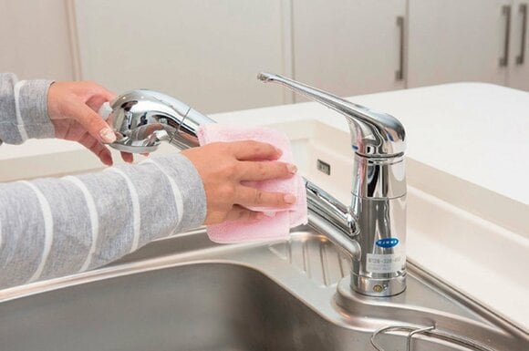 蛇口をからぶき