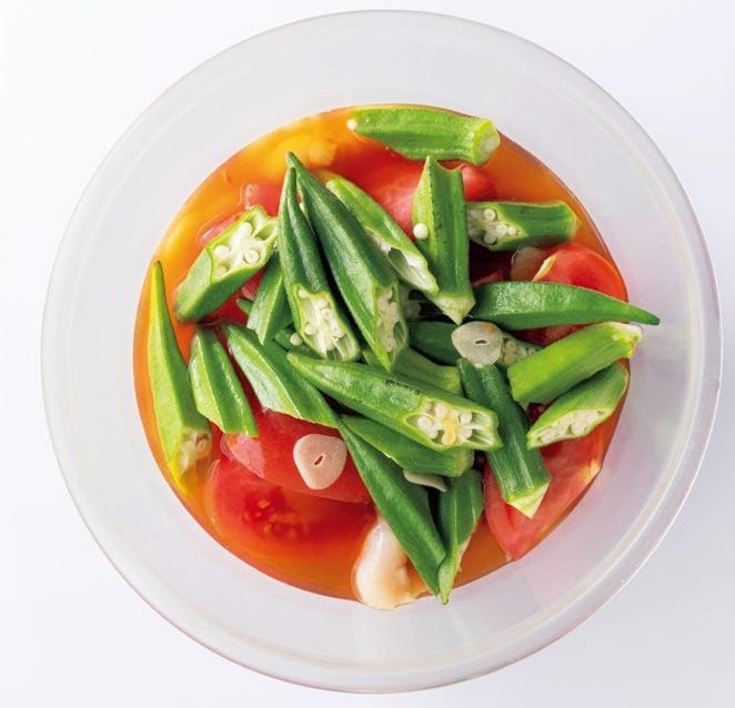 ボウルにオクラなど