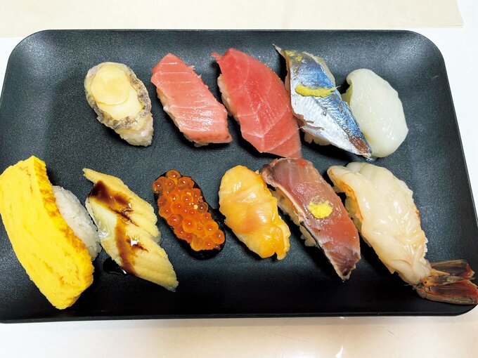 お皿に並べたおすし