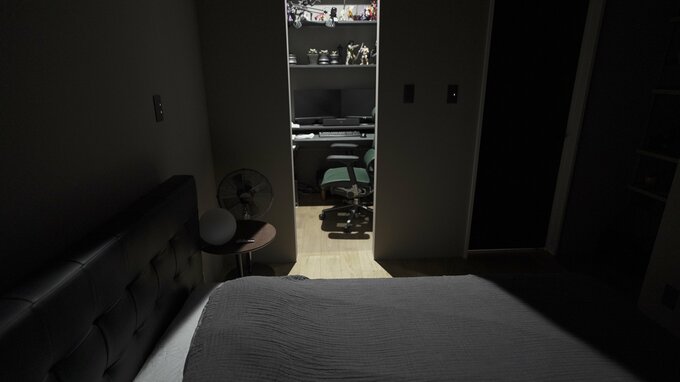 寝室に隣接した書斎