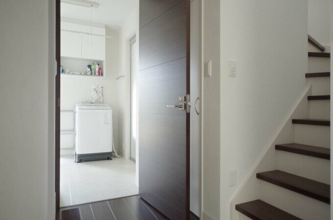 階段から脱衣室へのアクセス