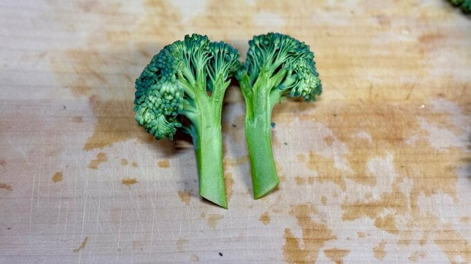 ブロッコリーを食べやすいサイズに切った後