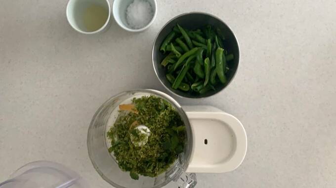 フードプロセッサーにユズの皮