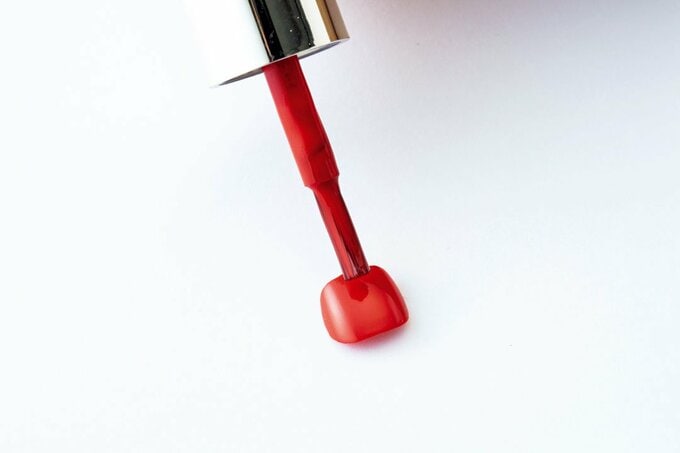 トップコートを重ねる