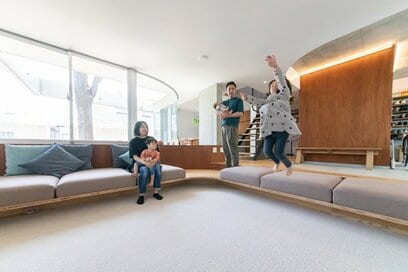 RC造のモダンな3層住宅をリノベ。都心でも緑を楽しめるインナーガーデンが快適！