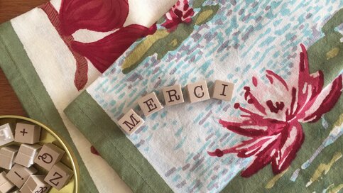 フランス人が日常的に使っている「魔法のひと言」。心地よい人間関係をつくる