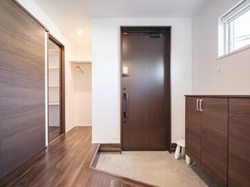 家の中で、ものを置きすぎてしまう場所5つ。邪魔なだけでなく意外な危険も