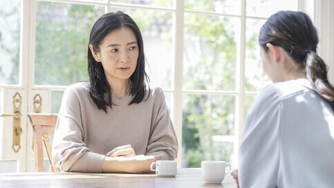 「友人と疎遠になりがち」な人におすすめの解決法。意外なやり方に驚き！？