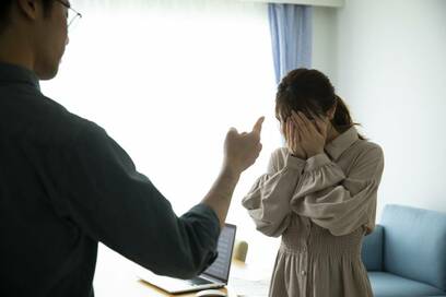 モラハラ夫は最初からモラハラ。16年間耐えた彼女の物語