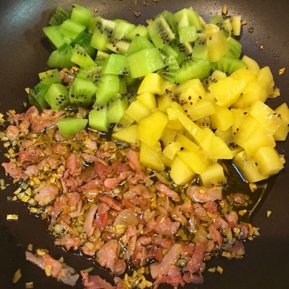 キウイと生ハムの冷製パスタ