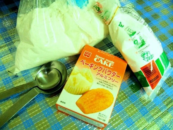 小麦粉やイーストなど