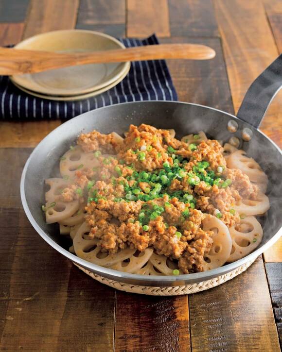 レンコンとひき肉のフライパン蒸し