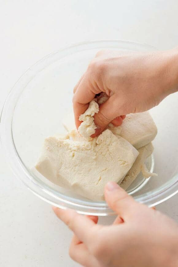 高野豆腐をまぜる