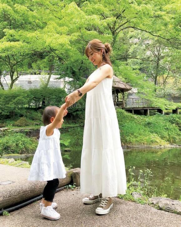 親子白ワンピース