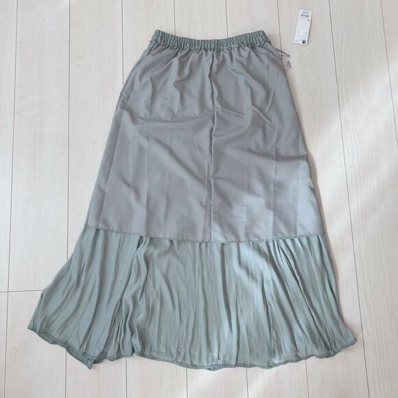 サテンマーメイドフレアスカート裏