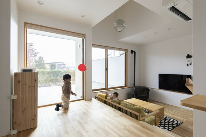 キッチンから見たリビング