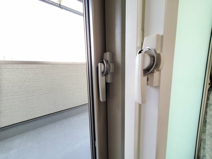 窓サッシのロック部分