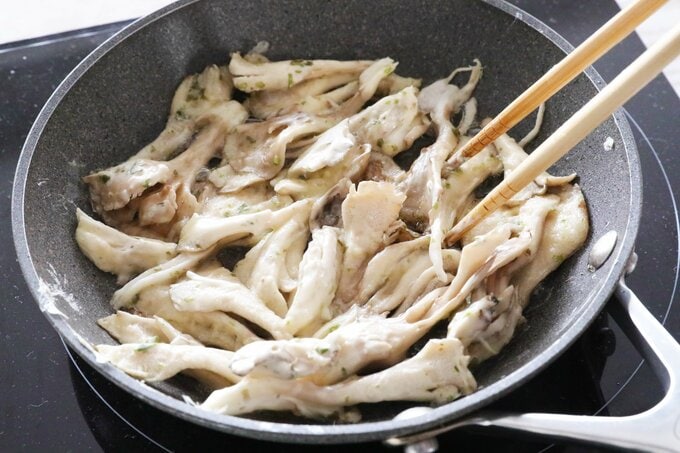 マイタケを焼く