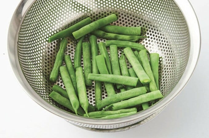 ザルにインゲン