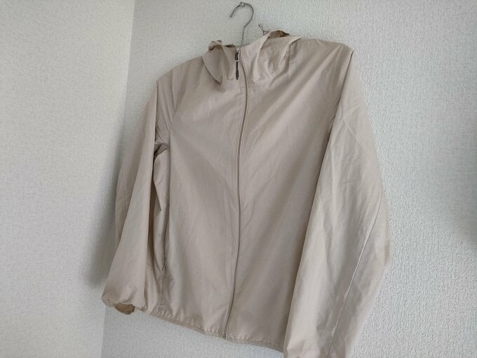 ユニクロで買ったUV効果のあるウインドブレーカー