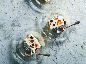 紅茶とコーヒーの「テラゾーゼリー」。キラキラの断面がかわいすぎる