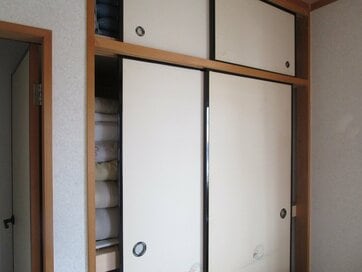 50代、6月は「押し入れ」の湿度に要注意。朝イチでやりたいジメジメ防止の習慣