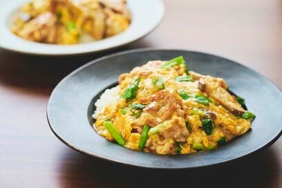 10分で感動の味「ニラ玉天津飯」。包丁・まな板いらずでやる気ゼロでもつくれる