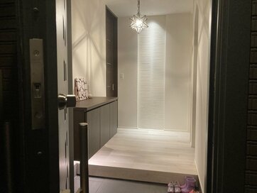 人感センサー照明のある玄関が快適。子育て世代が、便利＆安全についてレポート