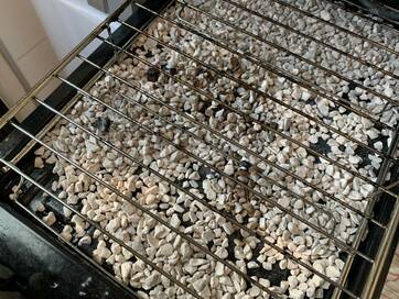 ダイソーで見つけた「石」。魚焼きグリルを洗う手間が省ける