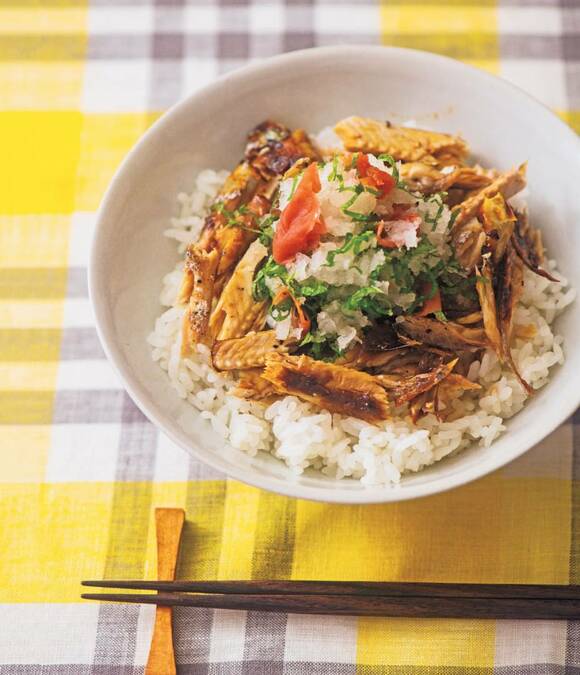 焼きサンマのおろし梅シソ丼