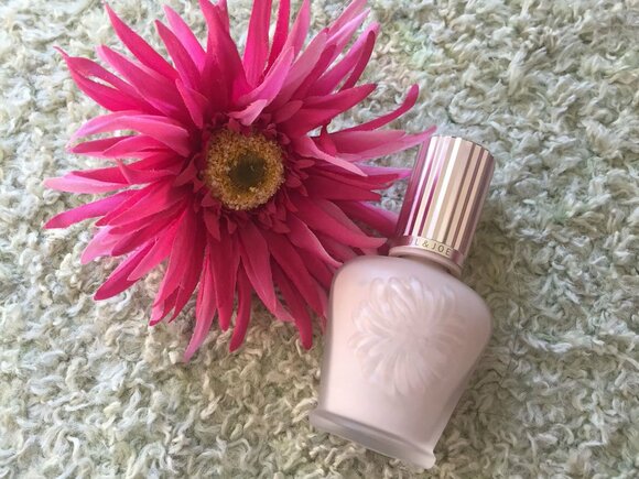 下地：ポール＆ジョー／ラトゥー エクラ ファンデーション プライマー