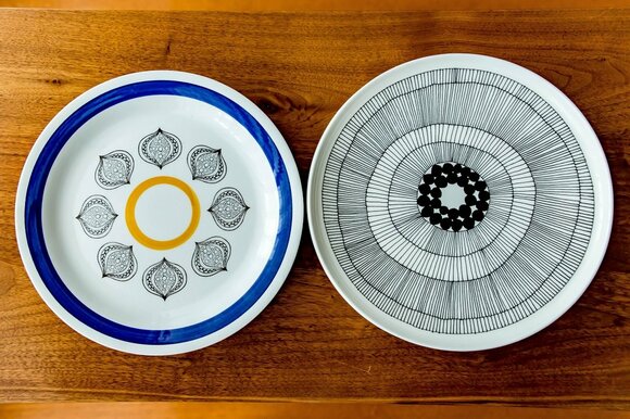 ヘルシンキの古道具店で購入した不思議な模様がかわいいプレート