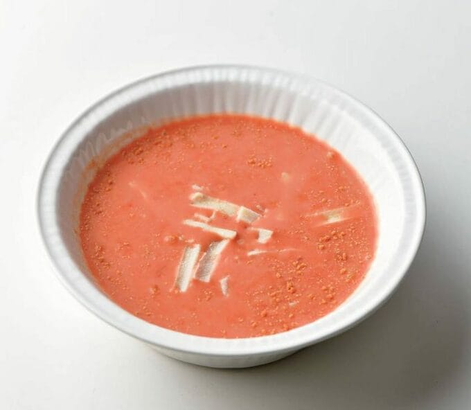 トマトポタージュにチーズ