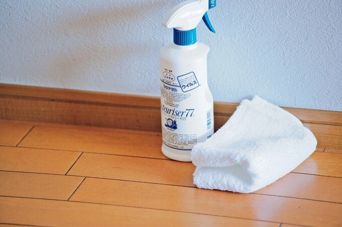 アルコールスプレーとぞうきん